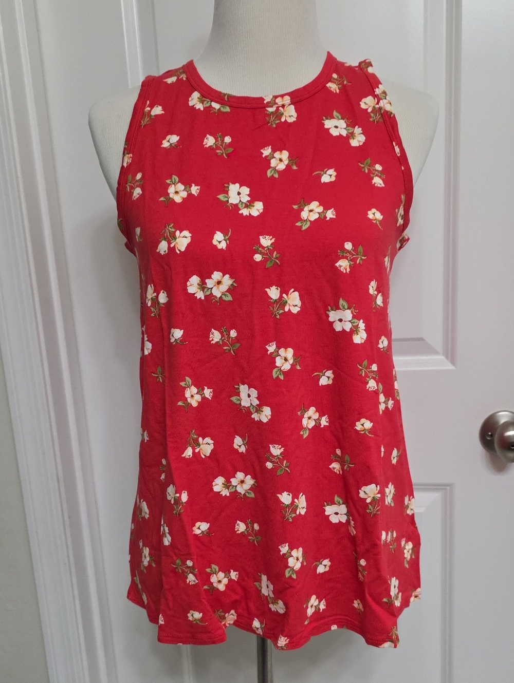 Old Navy S Tall Floral Red Sleeveless Tank Top - Women's